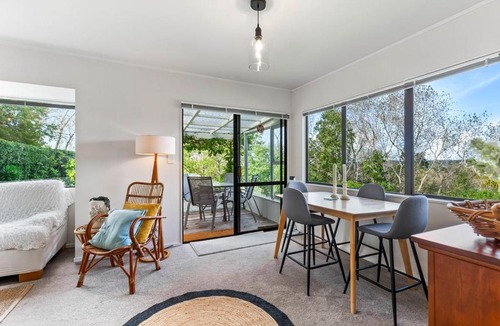 Henderson House | Henderson Hideaway Gateway to Western Bays