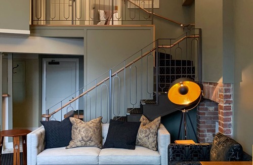 Dunedin City Centre Apartment | Henry Matthews Apartment