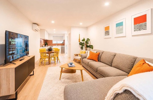 Linwood House | Hereford Haven 2BR w Parking | Near CBD & Stadium