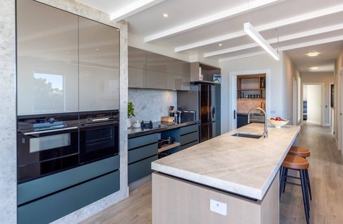 Onetangi House | HERON RIDGE | Coast & Country | WINTER DEAL