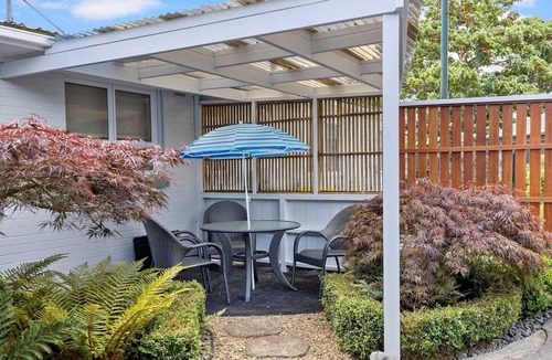 Hamilton Apartment | Hidden Gem | Private & Dog-Friendly