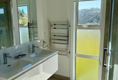 Russell Apartment | High View Apartment