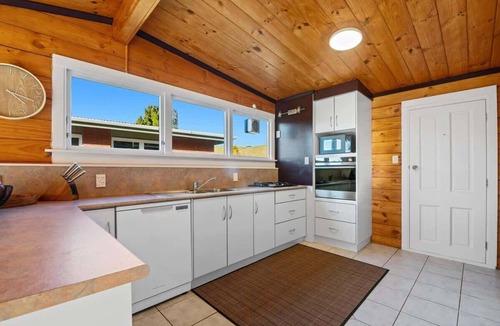 Lynmore House | Highfield Ride - Spa Pool, Ride the Redwoods