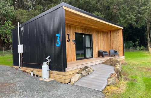 Maungatapere Ski Chalet | Highlander Farmstay - Cabins