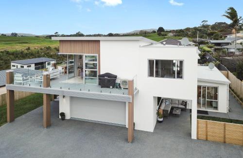 Raglan House | Hillside Haven, House and Unit, Spa Pool