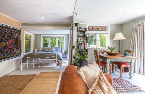 Ostend House | Hillside Hideaway