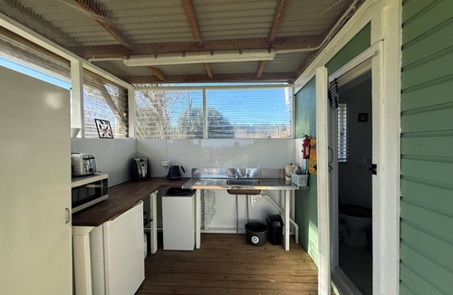 Bay of Plenty Region Cabin | Hilltop farm cabin, private deck & sweeping views, 10 mins to Ōhope Beach