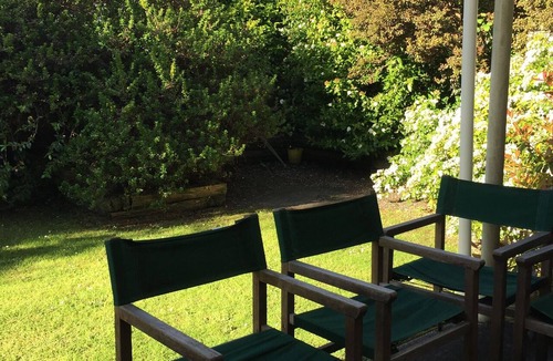 Reefton House | Historic Family Villa . Listen to the birds and river!
