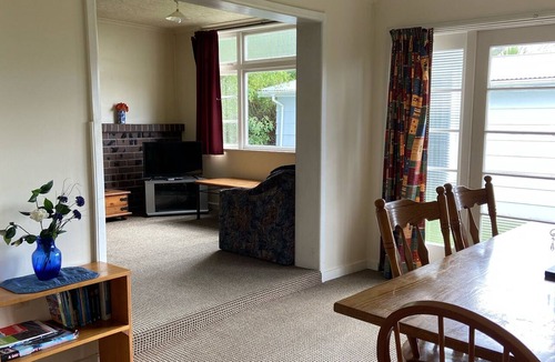 Reefton House | Historic Family Villa . Listen to the birds and river!