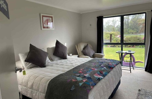 Hokitika Bed & Breakfast | Hokitika - Blue Spur Bed and Breakfast