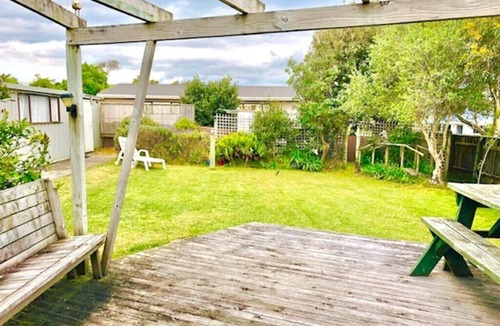 Waitarere Beach House | Holiday House with additional Sleepout to Rent Separately