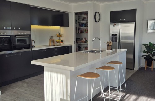 Papamoa Beach House | Holiday Retreat by the Beach