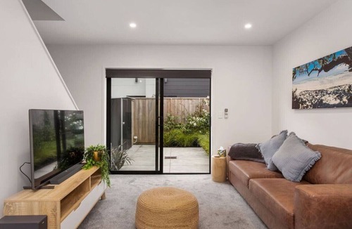 Christchurch City Centre Apartment | Home Away From Home CBD Location
