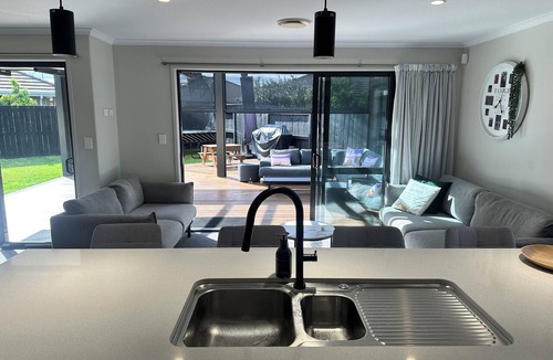 Papamoa Beach House | Home away from home in Papamoa