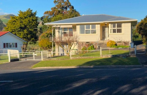 Paeroa House | Home away from Home