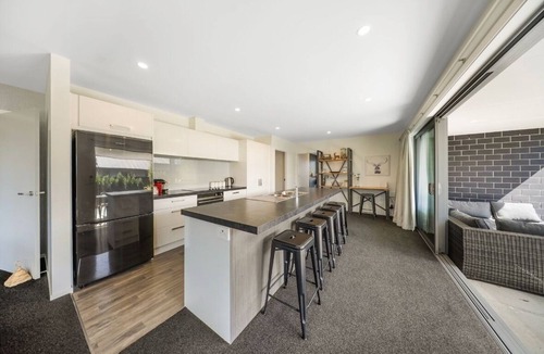 Te Anau House | Homely vibe, 200m walk to Lake