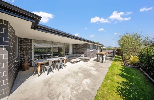 Te Anau House | Homely vibe, 200m walk to Lake