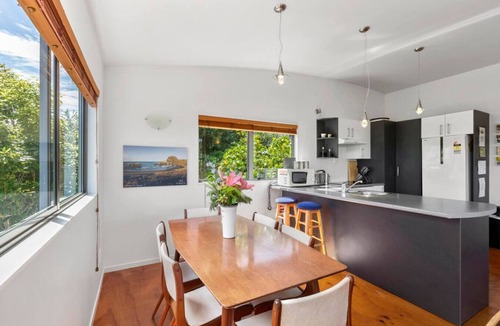 Raglan House | HORIZON SURF LODGE plus private spa