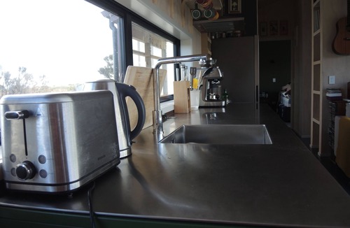 Horopito Cottage | Horopito Hut with stunning views of Mount Ruapehu