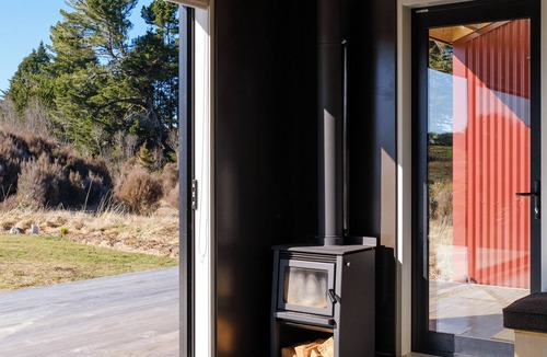 Horopito Cottage | Horopito Hut with stunning views of Mount Ruapehu