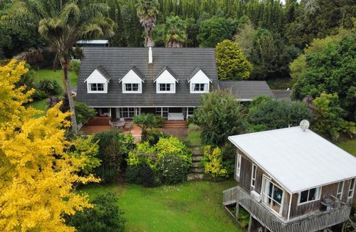 Pakaraka House | Horse Shoe Manor