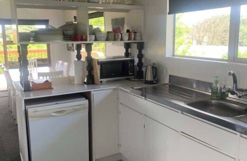 Cooks Beach House | Hosts On Coast Holidays on Hardy