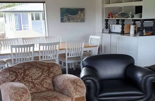 Cooks Beach House | Hosts On Coast Holidays on Hardy