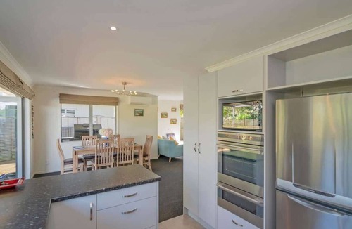 Whitianga House | Hosts on the Coast Beach on Buffalo