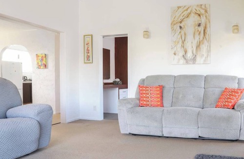 Whitianga House | Hosts on the Coast Dundas Delight
