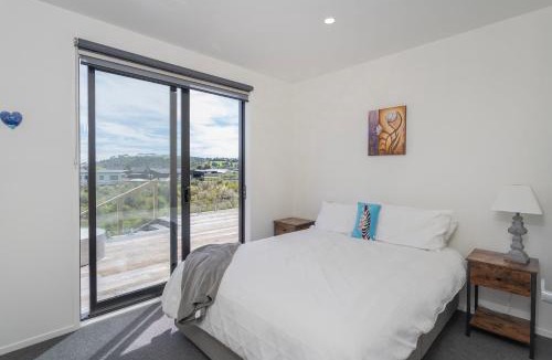 Cooks Beach House | Hosts on the Coast - Leighs' Luxury Retreat