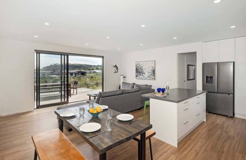 Cooks Beach House | Hosts on the Coast - Leighs' Luxury Retreat