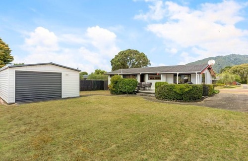 Pauanui House | Hosts on the Coast Sunny Daze