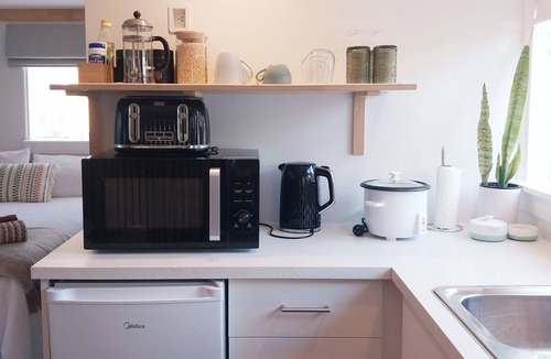 Howick Apartment | Howick Hideaway 1 bedroom self contained studio, close to Howick Village.