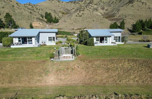 Hurunui House | Hurunui River Retreat - Flax Cottage