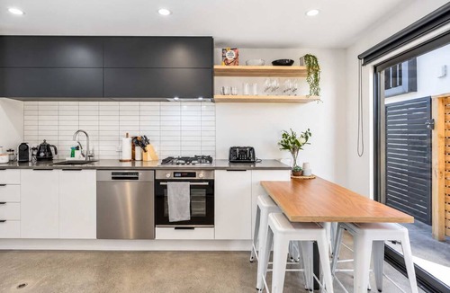 Waterloo House | Hutt Central | Dreamcatcher Cottage 2BR