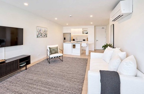 Te Aro Apartment | Hyde Lane Stay - 3BR with Pool, Gym & Views