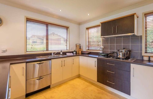 Lynmore House | Iles Inn - Spa Pool, Pets OK, Walk to Forest