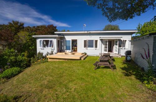 Kaiteriteri House | Incredible Bay Views - Kaiteriteri Bach