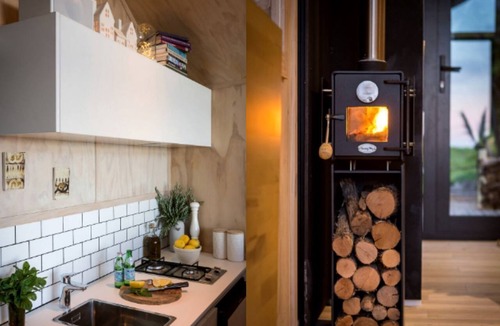 Little Akaloa Cabin | Incredible Tiny House Rental with Amazing Views in Akaroa, South Island