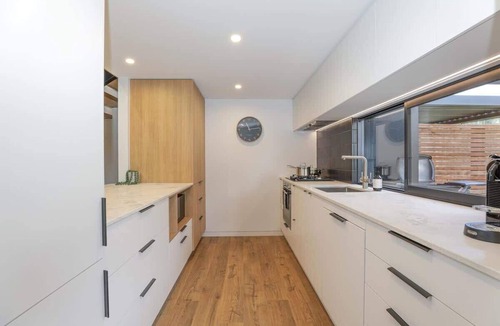 Rotorua House | Inn Sophia - Two Homes, Spa Pools, Sleeps 10
