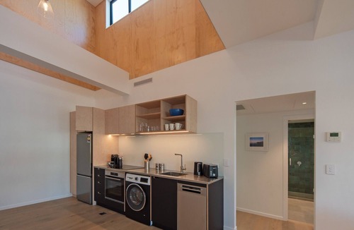 Nelson City Centre Apartment | Inner City Apartment 4 with Rooftop Balcony