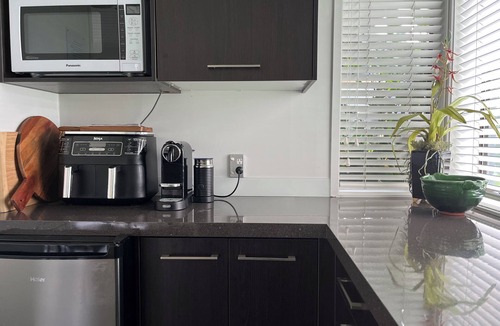 Claudelands House | INNER CITY RETREAT 5 minutes walk from the CBD & Claudelands Events Centre