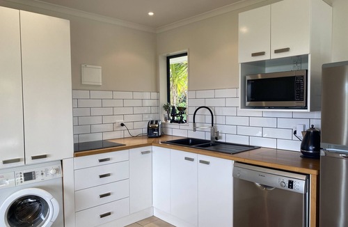 Onetangi House | Island Dream Accommodation