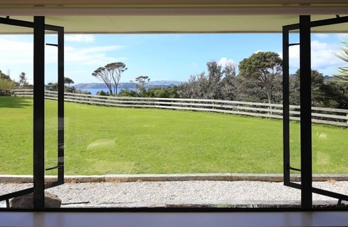 Onetangi House | Island Dream Accommodation