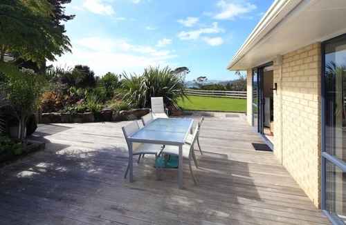 Onetangi House | Island Dream Accommodation