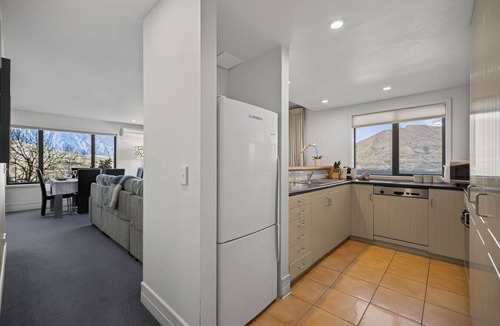 Queenstown Villa | Jaw Dropping Views, Close To The Heart Of Queenstown