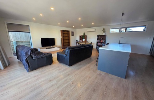 Timaru House | Jellicoe Retreat - 3 Bedroom House