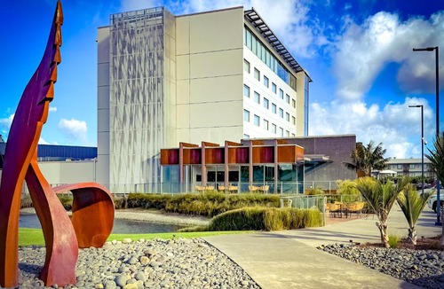 Mangere Hotel | JetPark Auckland Airport Hotel