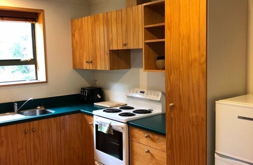 Hapuku House | Kaikoura Rural Escape - Classic Farm Cottage (BYO Linen)