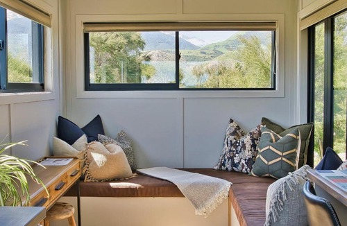 Hapuku House | Kanuka Terrace - The Little Black House